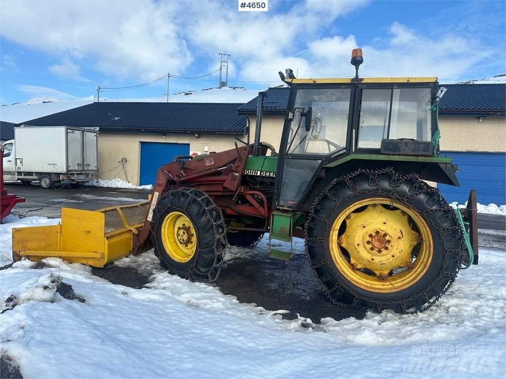 John Deere 2040 Трактори