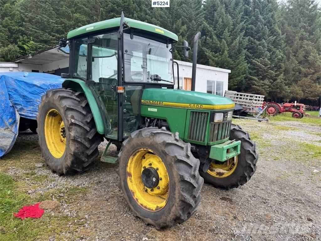 John Deere 5400 Трактори