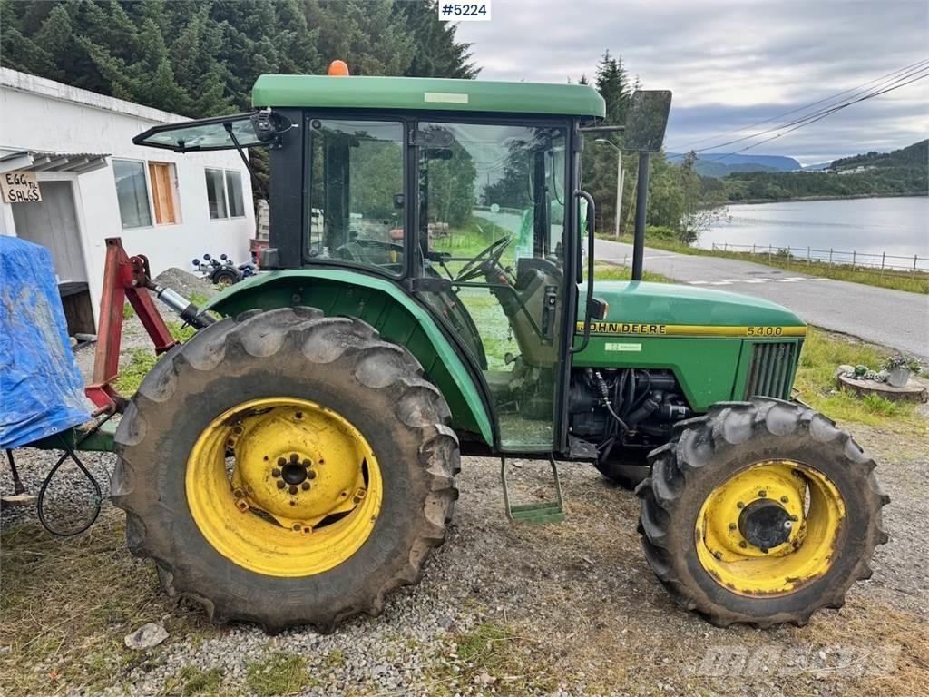John Deere 5400 Трактори