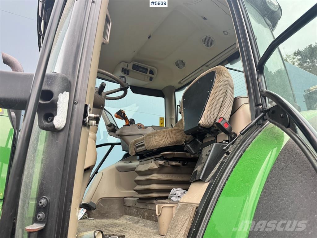 John Deere 6215R Трактори