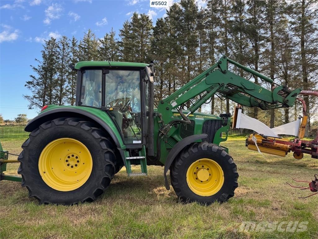 John Deere 6220 Трактори