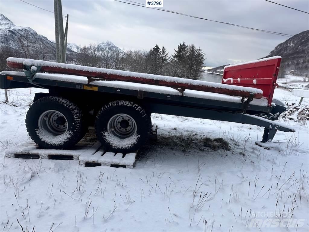 Junkkari J10 Причепи перевантажувачі зерна