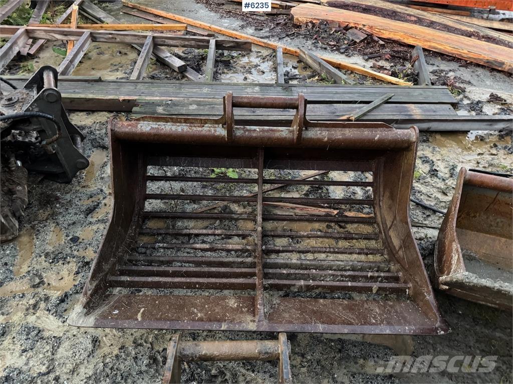 Kato HD 308 US Гусеничні екскаватори