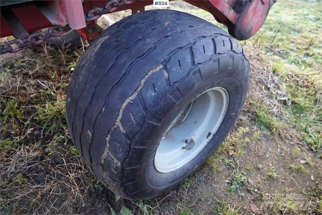 Kverneland UN7000 Кормові вагони