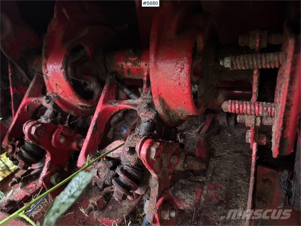 New Holland 268 Інше збиральне обладнання