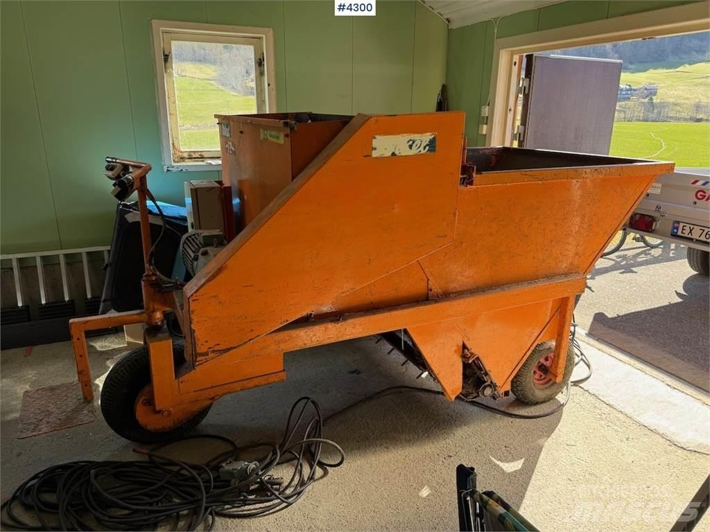 Orkel F2 Годівниці для тварин