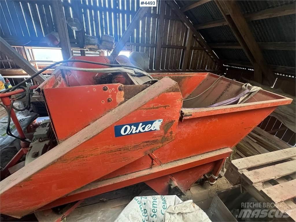 Orkel F2 Годівниці для тварин