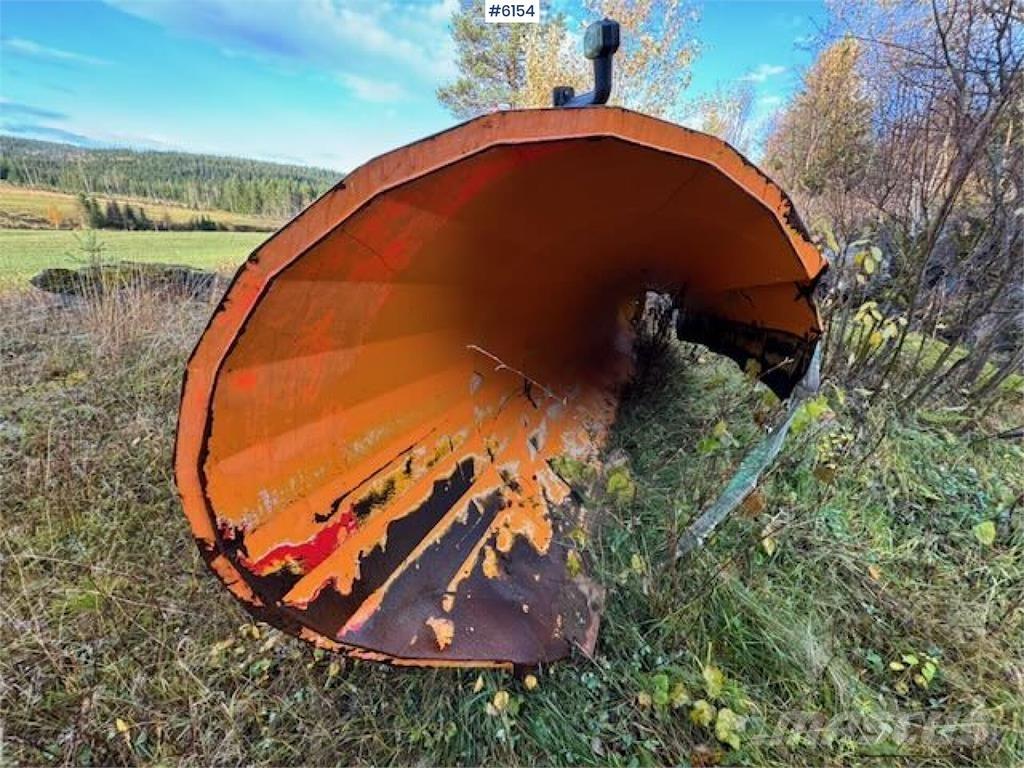 Øveraasen D2285 B Снігоочищувальні ножі та плуги