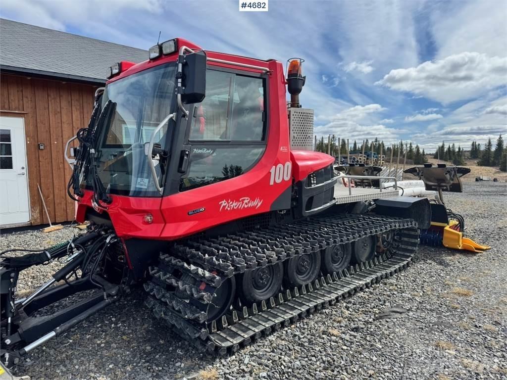  Pisten Bully 100 Снігоочищувальні ножі та плуги