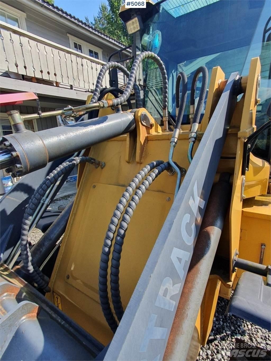Powertrack L36 Фронтальні навантажувачі