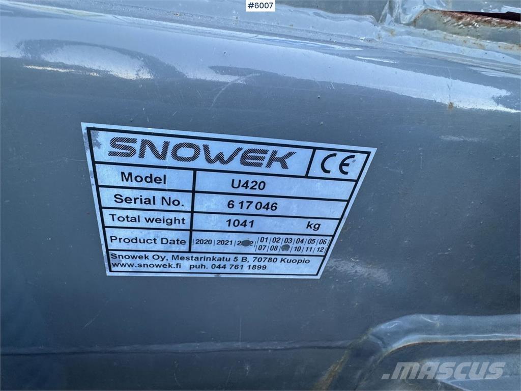 Snowek U420 Снігоочищувальні ножі та плуги