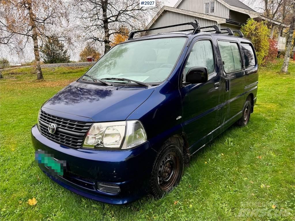 Toyota Hiace Панельні фургони