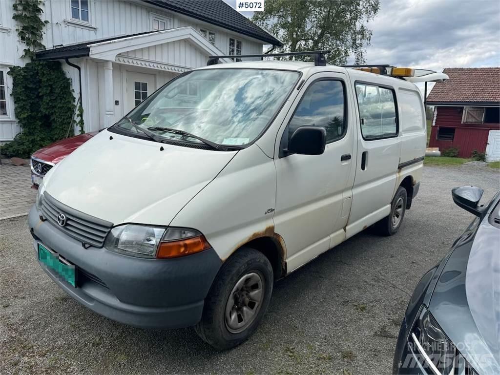 Toyota Hiace 4WD Панельні фургони