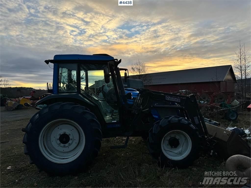Valtra A75-4 Трактори
