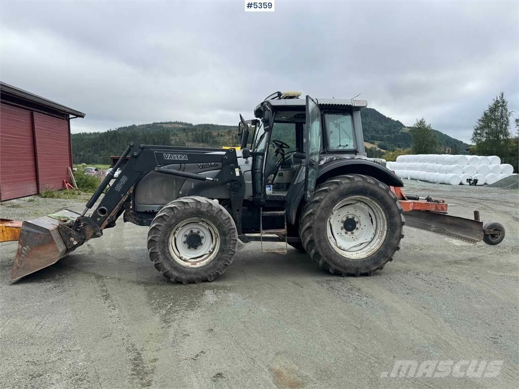 Valtra M120-4 Трактори