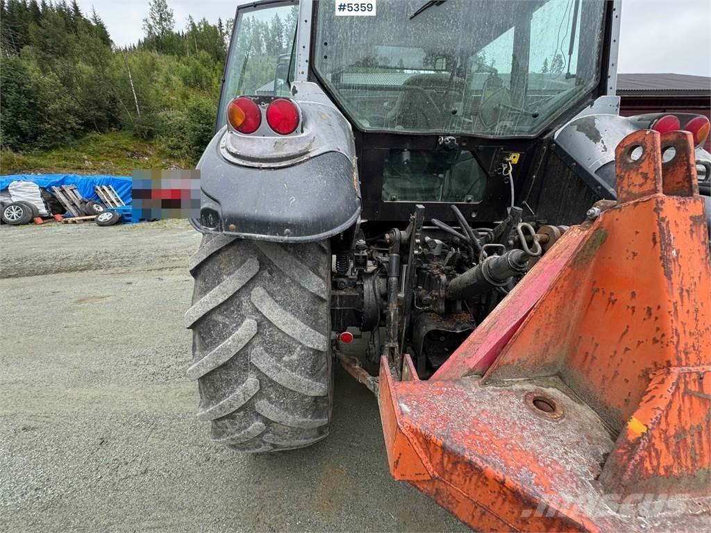 Valtra M120-4 Трактори