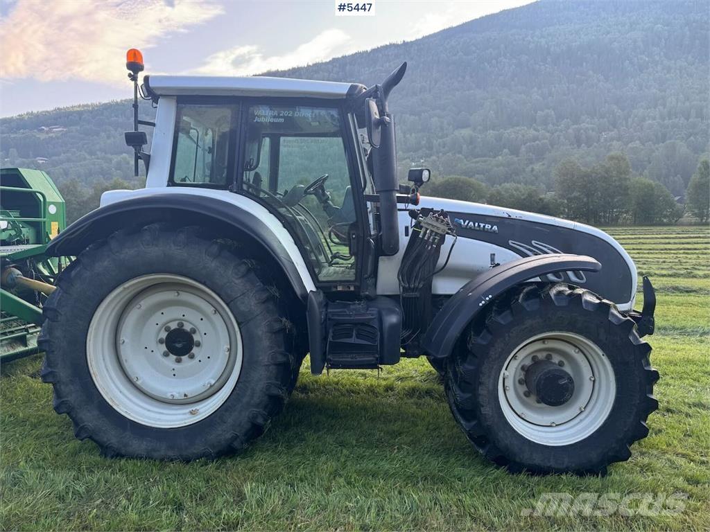 Valtra T202 Трактори