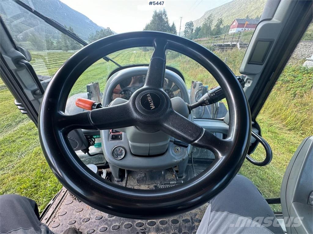 Valtra T202 Трактори