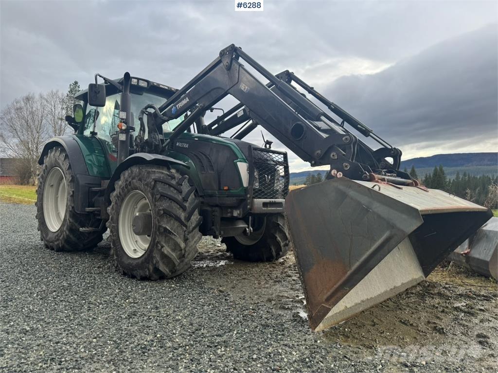 Valtra T203 Трактори