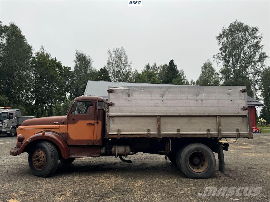 Volvo N86 Вантажівки / спеціальні