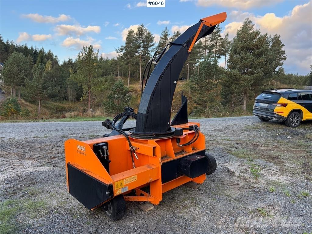  Westbjörn S2450 Снігоочищувальні ножі та плуги