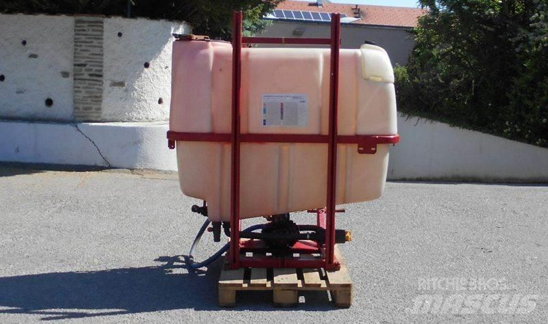 Bargam 600 Причіпні обприскувачі