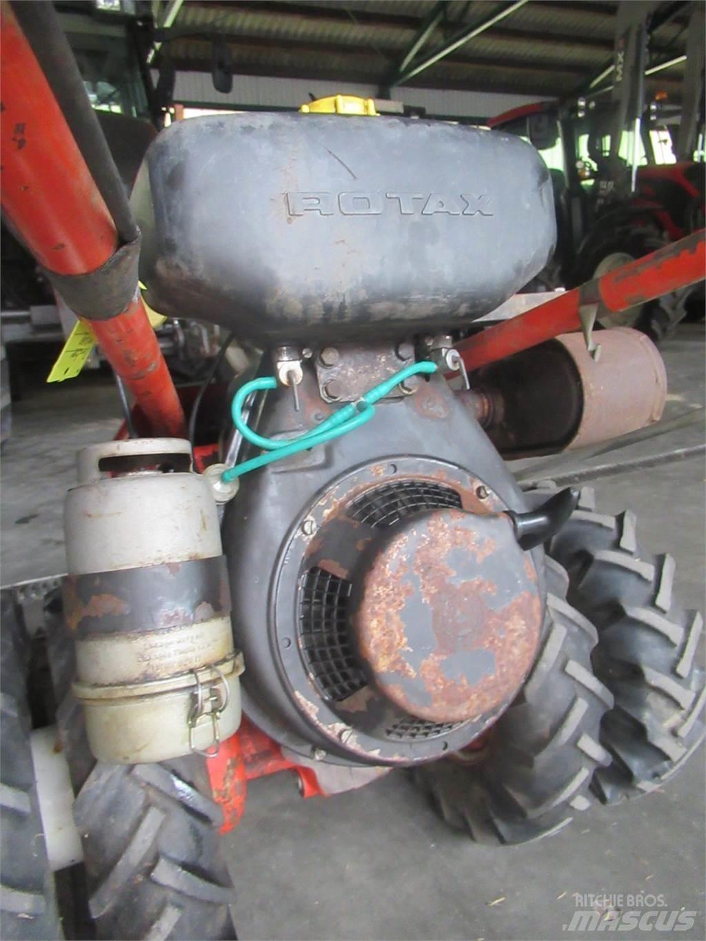 Bucher M 200 Самохідні газонокосарки
