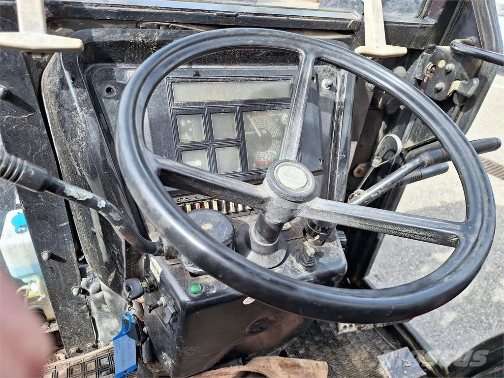 Case IH 2140 Трактори