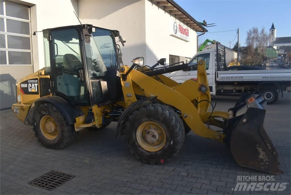 CAT 906M Фронтальні навантажувачі