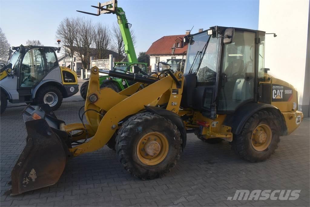 CAT 906M Фронтальні навантажувачі