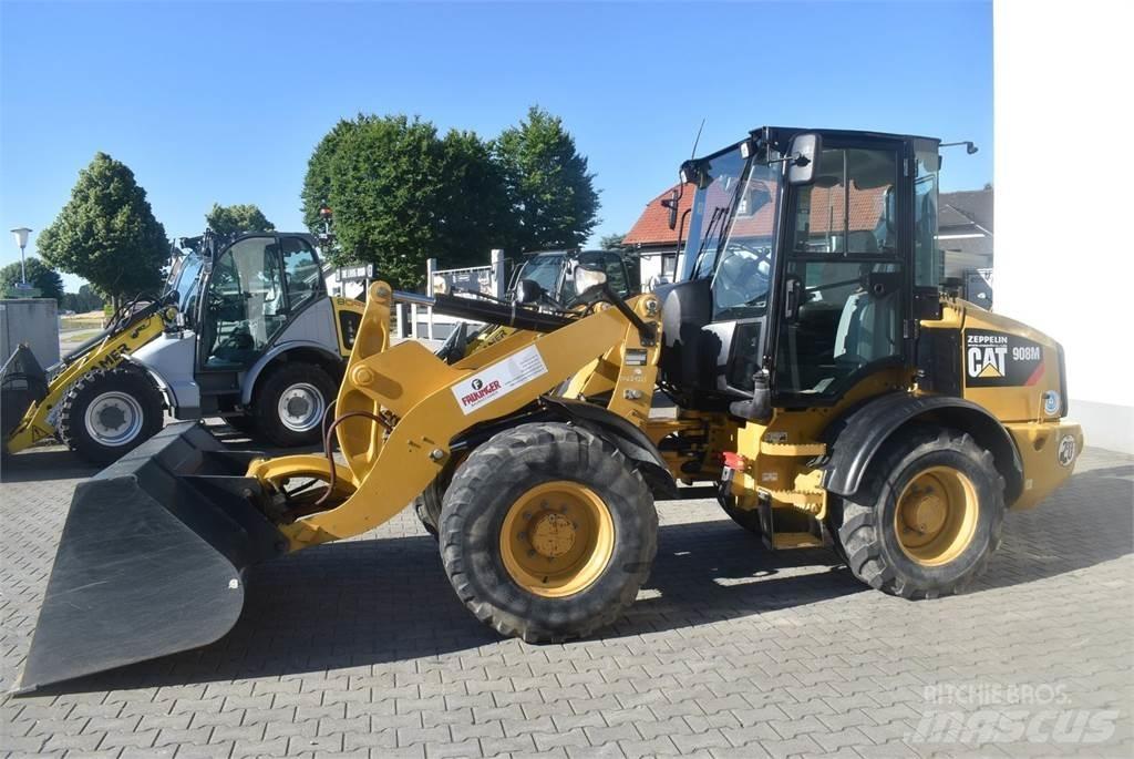 CAT 908M Фронтальні навантажувачі