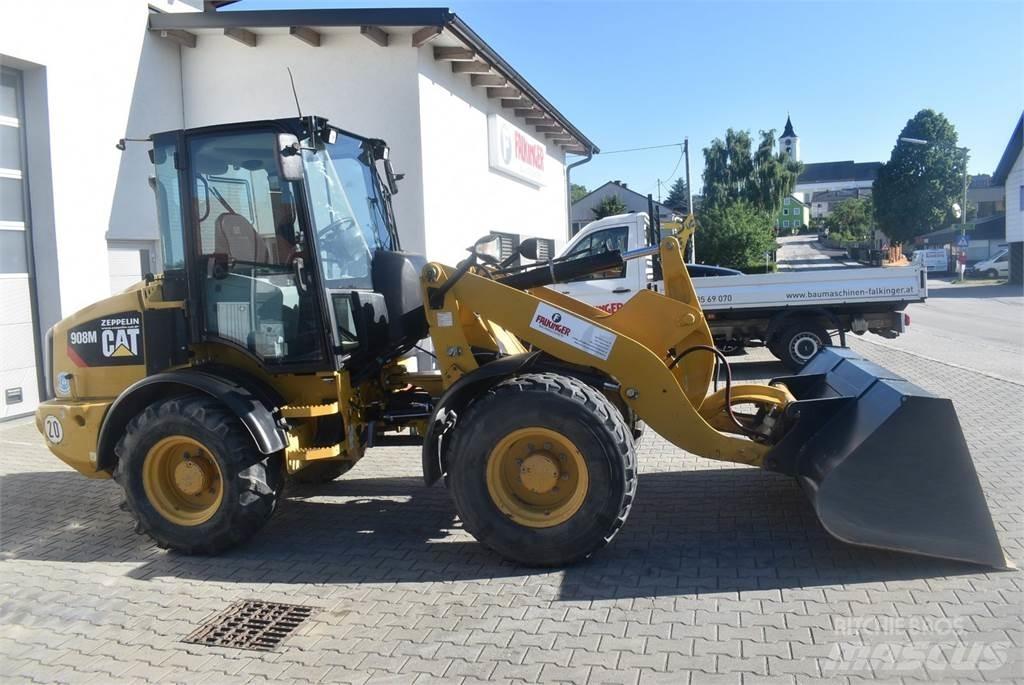 CAT 908M Фронтальні навантажувачі