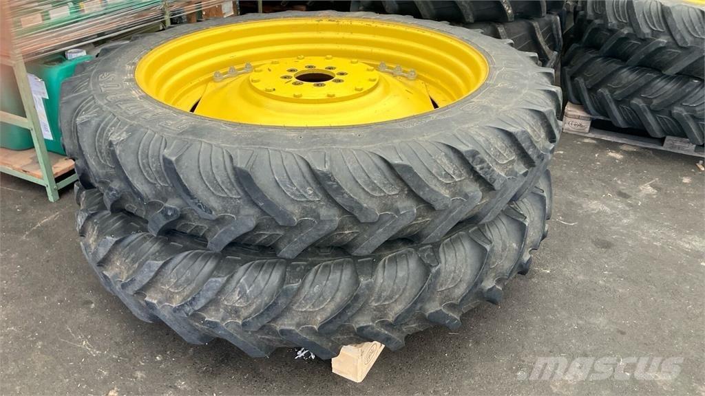 CLAAS ARION 530 Трактори