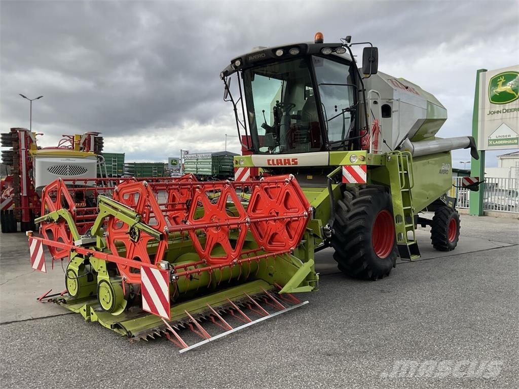 CLAAS AVERO 240 Зернозбиральні комбайни