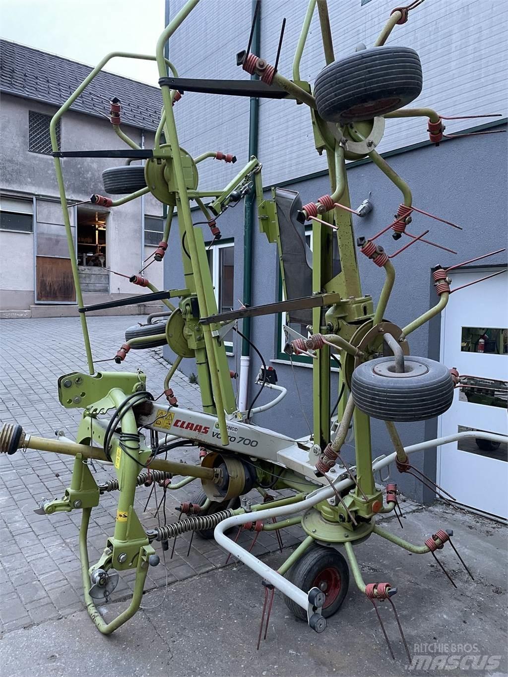 CLAAS VOLTO 700 Граблі і сінозворушувачі