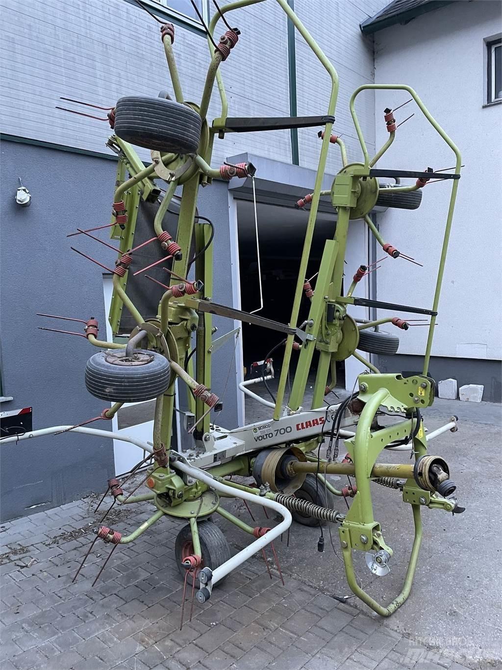 CLAAS VOLTO 700 Граблі і сінозворушувачі