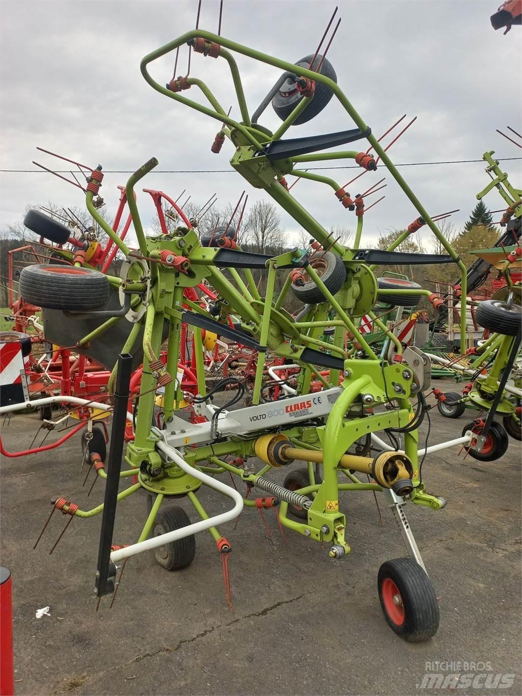 CLAAS Volto 800 Граблі і сінозворушувачі