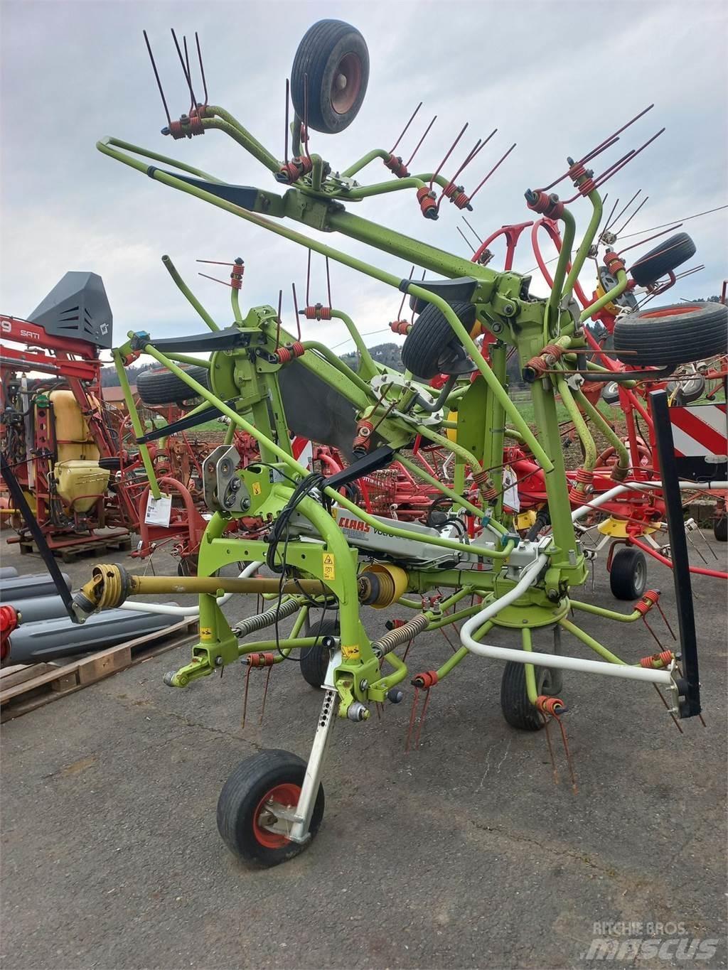 CLAAS Volto 800 Граблі і сінозворушувачі