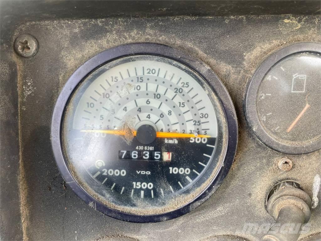 Deutz-Fahr DX 110 Трактори