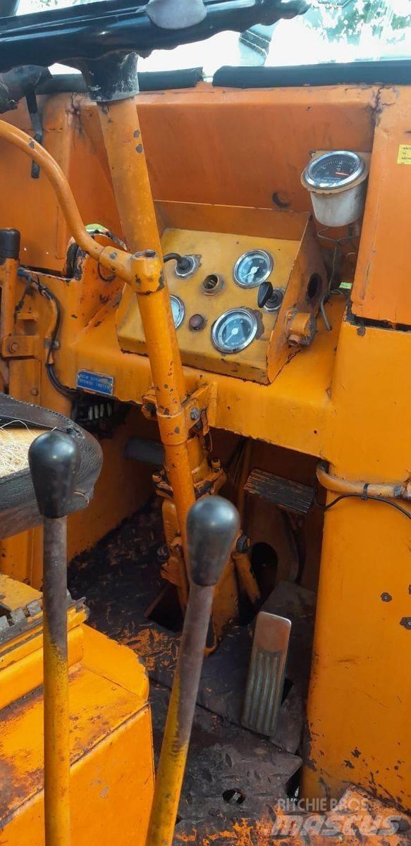 Dodich AM351 Фронтальні навантажувачі