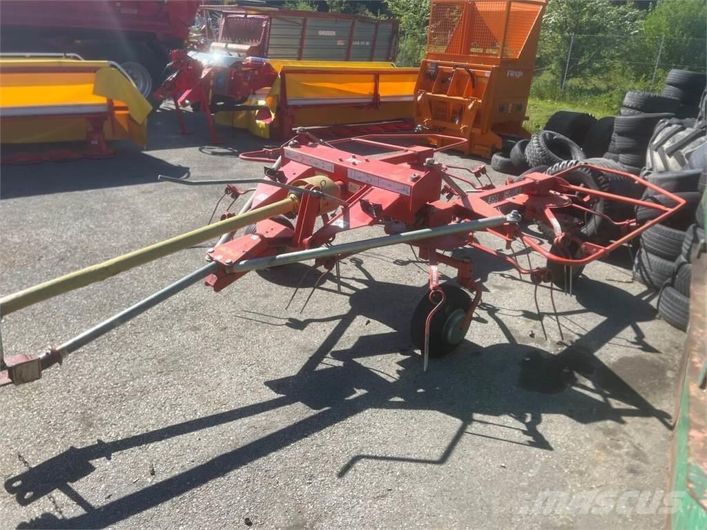 Fella TH 530 Граблі і сінозворушувачі