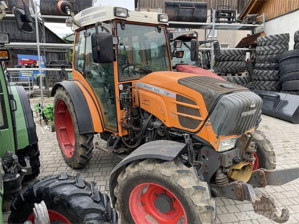 Fendt 209 Vario P Трактори