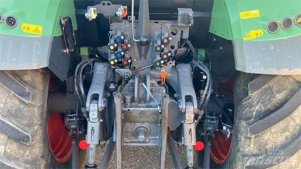 Fendt 513 Vario Трактори