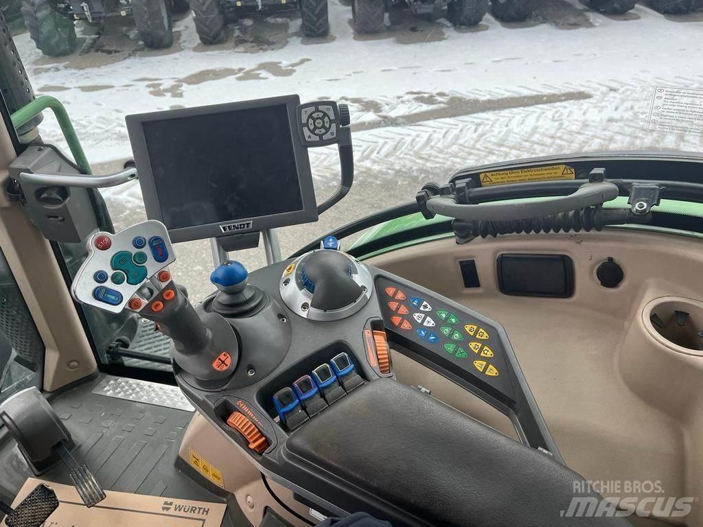 Fendt 718 Vario Трактори
