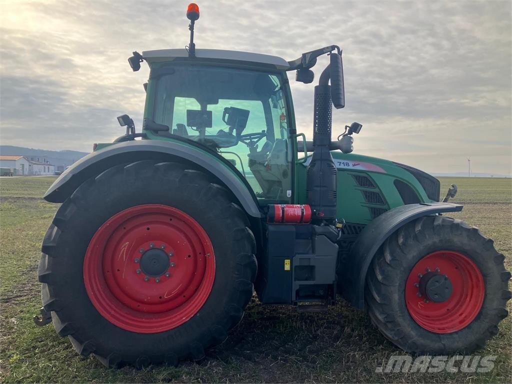 Fendt 718 Vario Трактори