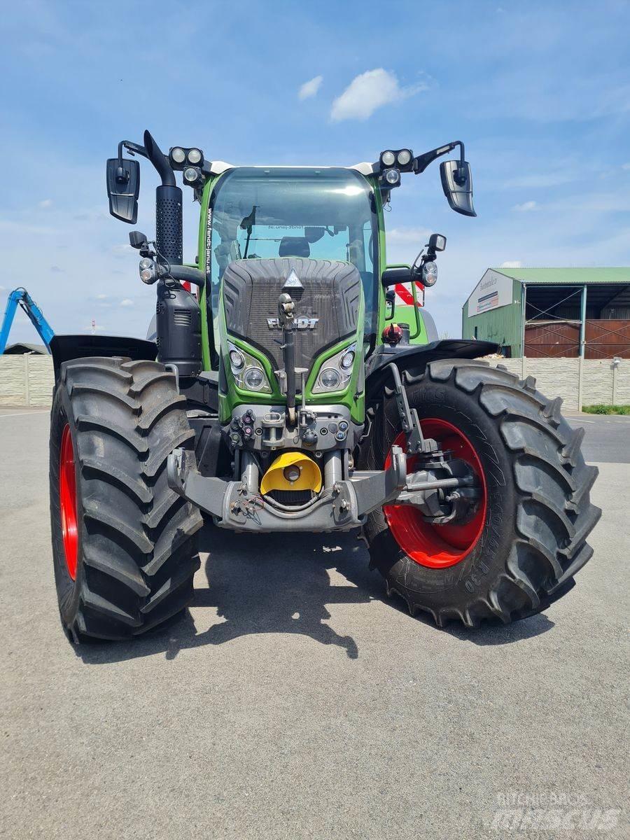 Fendt 724 Vario Трактори