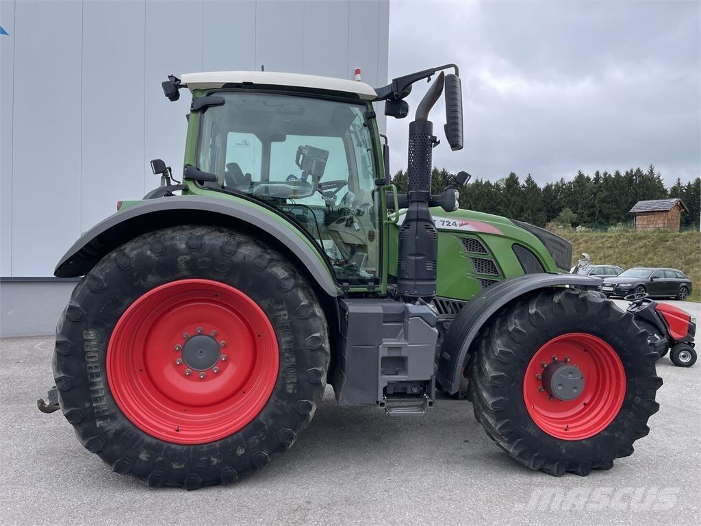 Fendt 724 Vario Трактори