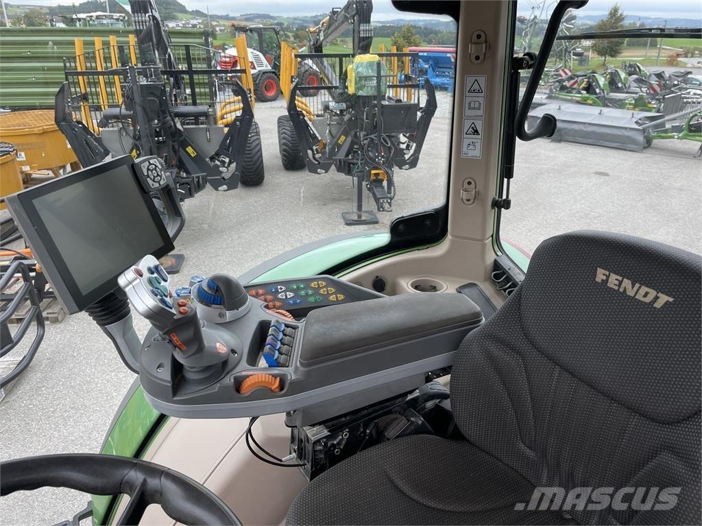 Fendt 724 Vario Трактори