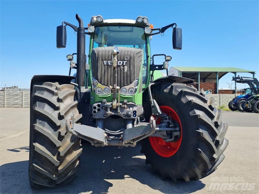 Fendt 828 Vario Трактори