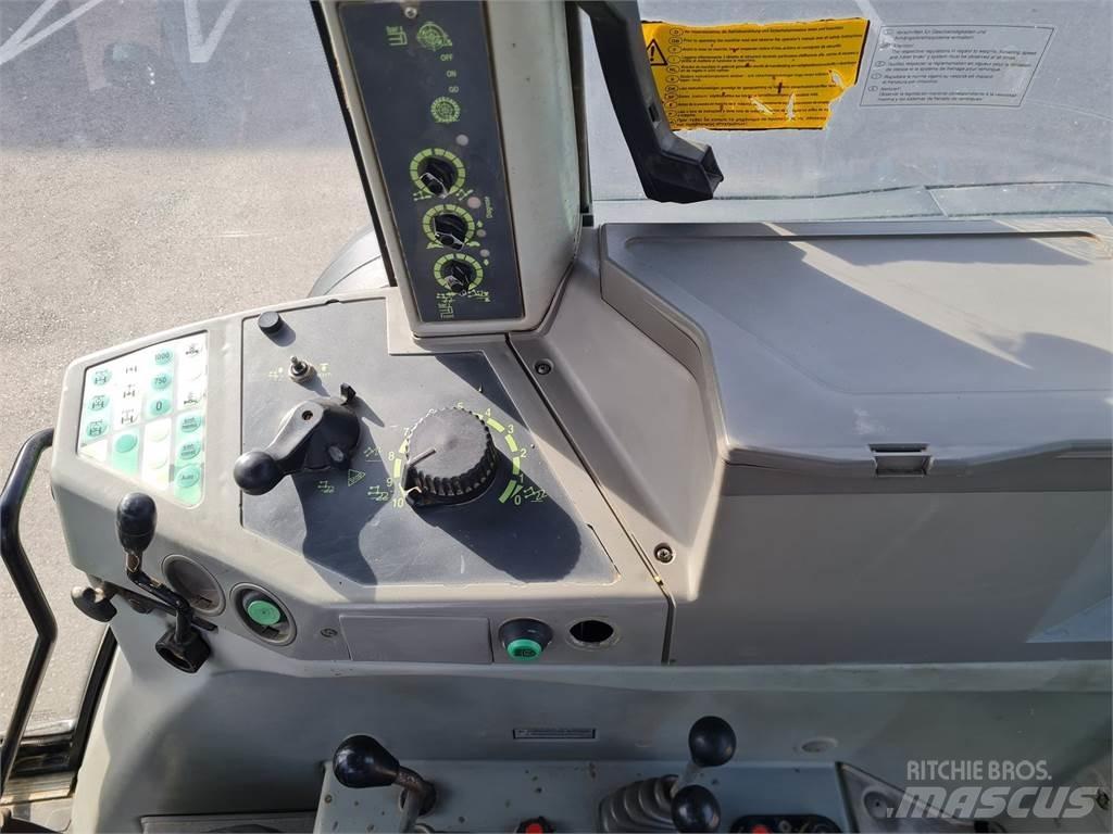 Fendt Favorit 818 Трактори